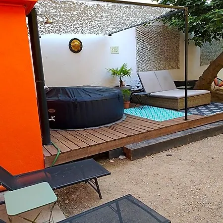 Bed & Breakfast Le 9 De Cour, Kiwi Carcassonne