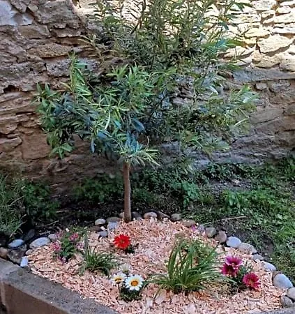 Le 9 De Cour, Kiwi Bed & Breakfast 3*