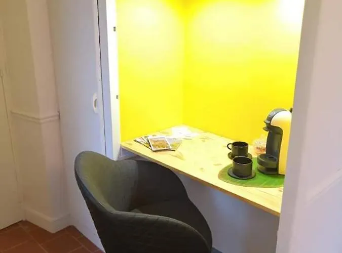 Le 9 De Cour, Kiwi Bed & Breakfast Carcassonne