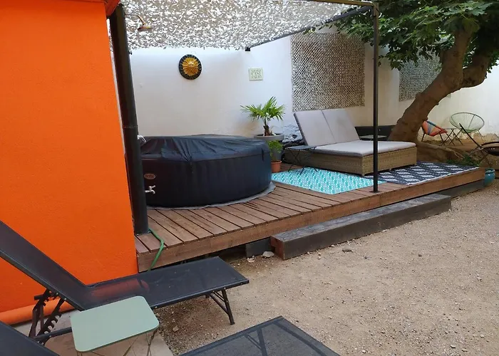 Le 9 De Cour, Kiwi Bed & Breakfast Carcassonne