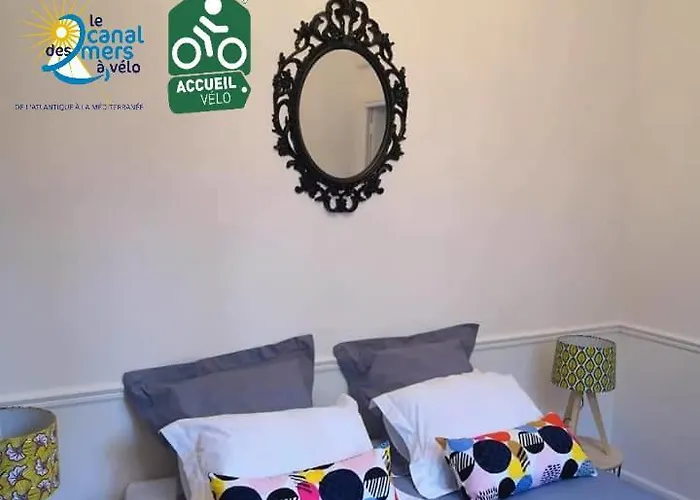 Le 9 De Cour, Kiwi Bed & Breakfast 4*